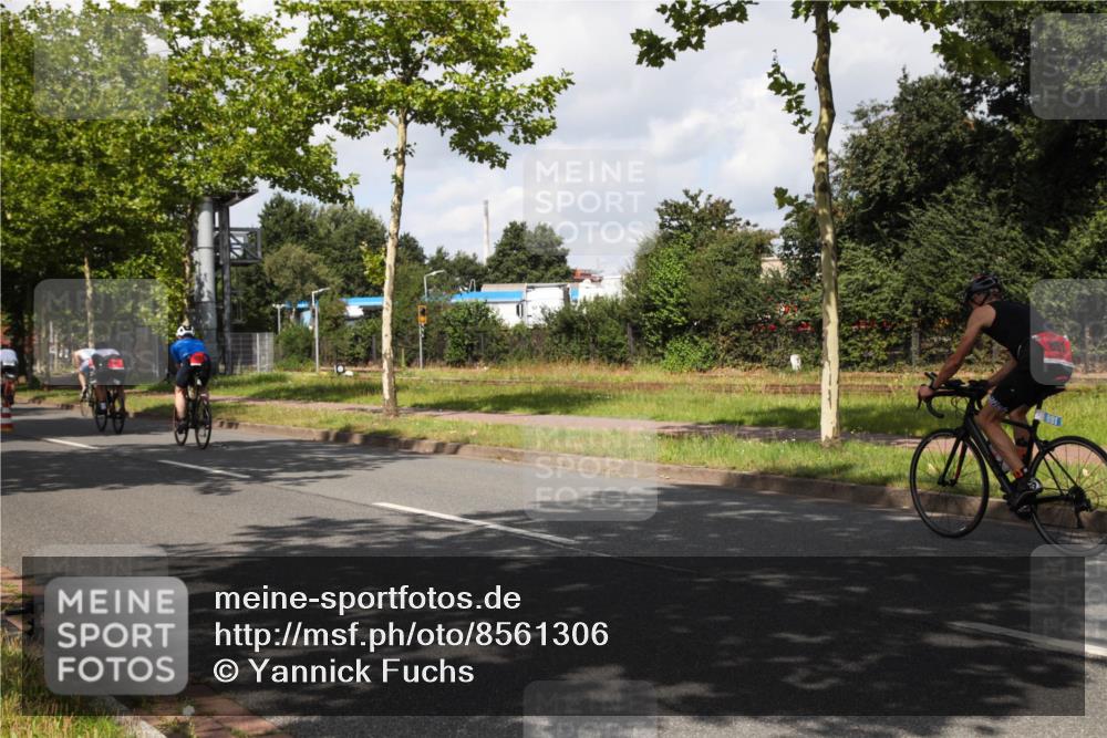10.08.2025 - GEWOBA Citytriathlon Bremen Yannick Fuchs http://msf.ph/oto/8561306 10.08.2025 12:15:03 Radfahren 551, 564, 627, 635, 657, 753, 826, 852, 857, 895, 897, 947, 959, 1011, 1020 meine-sportfotos.de