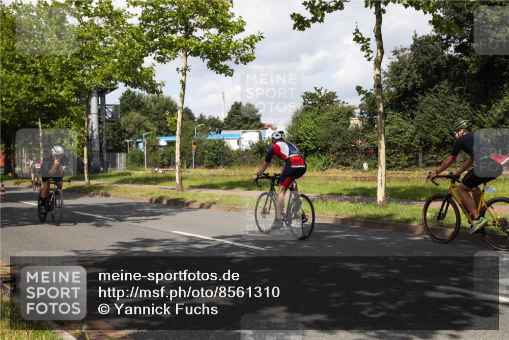 10.08.2025 - GEWOBA Citytriathlon Bremen Yannick Fuchs http://msf.ph/oto/8561310 10.08.2025 12:15:06 Radfahren 551, 564, 627, 657, 753, 826, 852, 857, 876, 897, 947, 959, 1011, 1020 meine-sportfotos.de