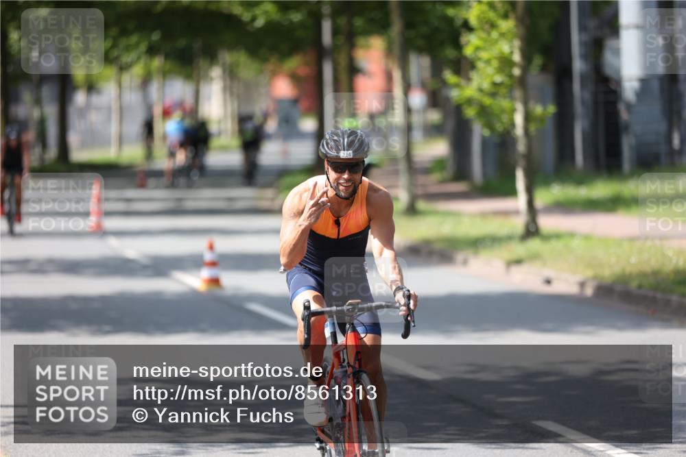 10.08.2025 - GEWOBA Citytriathlon Bremen Yannick Fuchs http://msf.ph/oto/8561313 10.08.2025 14:22:12 Radfahren 109, 186, 215, 224, 253, 258 meine-sportfotos.de