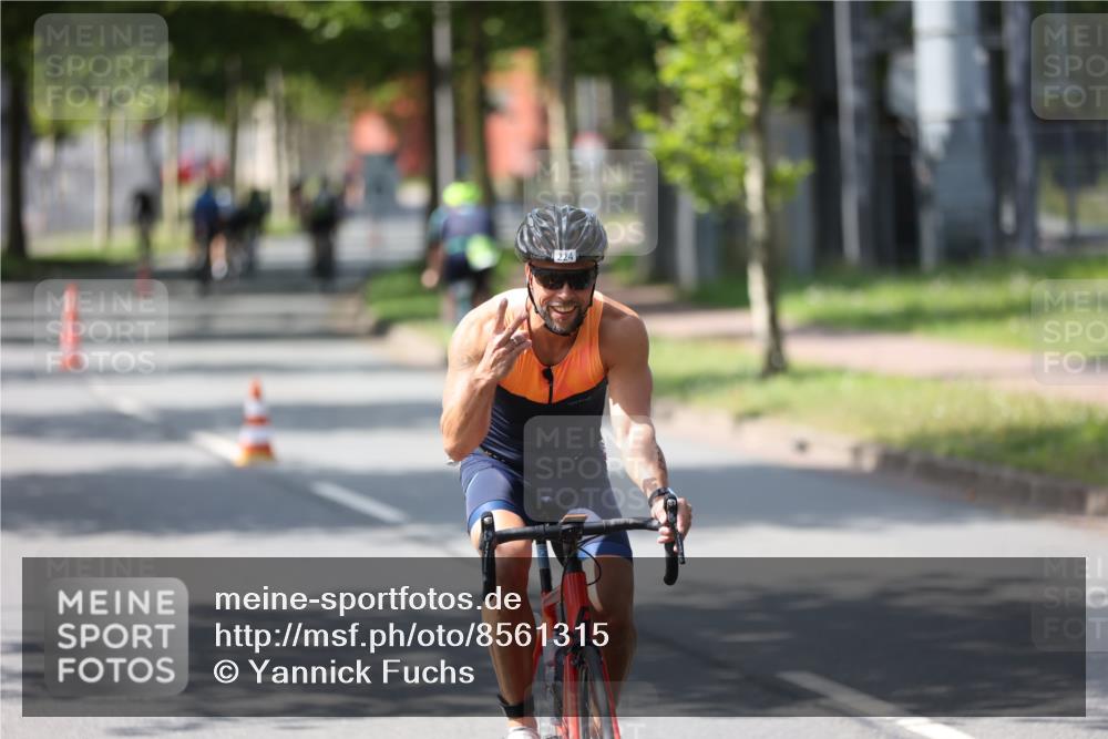 10.08.2025 - GEWOBA Citytriathlon Bremen Yannick Fuchs http://msf.ph/oto/8561315 10.08.2025 14:22:13 Radfahren 109, 186, 215, 224, 253, 258, 262 meine-sportfotos.de