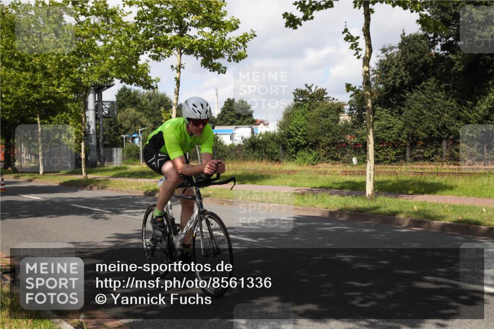 10.08.2025 - GEWOBA Citytriathlon Bremen Yannick Fuchs http://msf.ph/oto/8561336 10.08.2025 12:15:31 Radfahren 591, 641, 643, 834, 858 meine-sportfotos.de