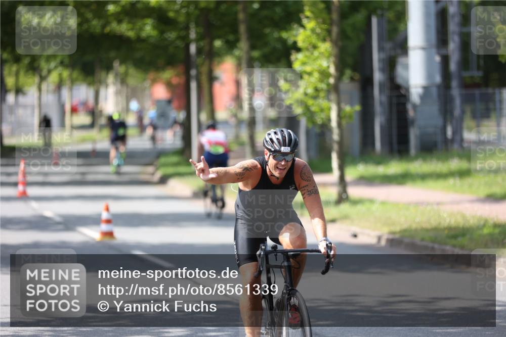10.08.2025 - GEWOBA Citytriathlon Bremen Yannick Fuchs http://msf.ph/oto/8561339 10.08.2025 14:22:16 Radfahren 109, 186, 215, 217, 224, 253, 258, 262 meine-sportfotos.de
