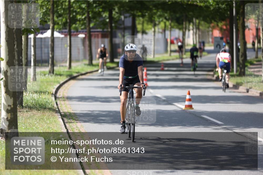 10.08.2025 - GEWOBA Citytriathlon Bremen Yannick Fuchs http://msf.ph/oto/8561343 10.08.2025 14:22:16 Radfahren 109, 186, 215, 217, 224, 253, 258, 262 meine-sportfotos.de