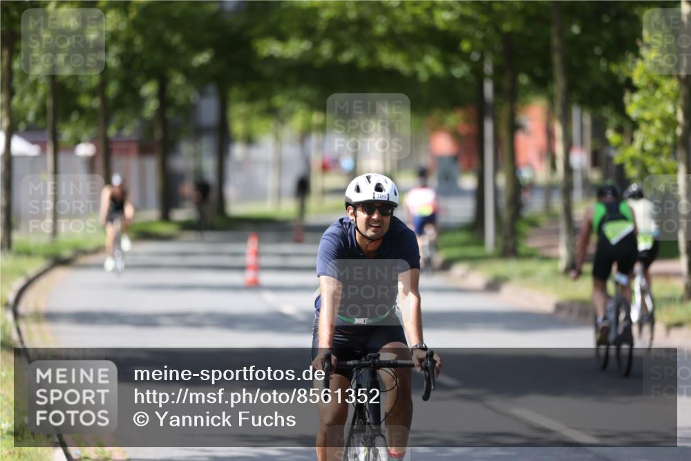 10.08.2025 - GEWOBA Citytriathlon Bremen Yannick Fuchs http://msf.ph/oto/8561352 10.08.2025 14:22:18 Radfahren 109, 186, 215, 217, 224, 253, 258, 262 meine-sportfotos.de