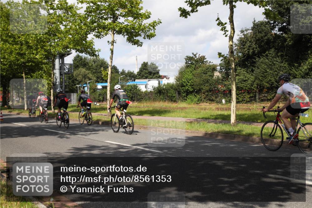 10.08.2025 - GEWOBA Citytriathlon Bremen Yannick Fuchs http://msf.ph/oto/8561353 10.08.2025 12:15:44 Radfahren 600, 626, 641, 682, 715, 834, 836, 839, 840, 859, 1016, 1022 meine-sportfotos.de