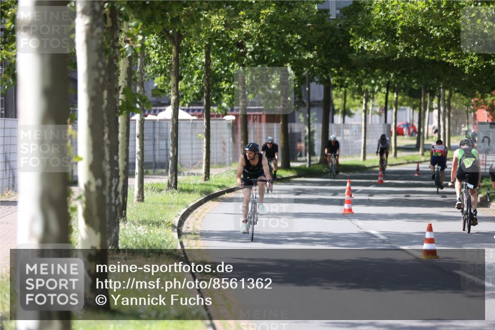10.08.2025 - GEWOBA Citytriathlon Bremen Yannick Fuchs http://msf.ph/oto/8561362 10.08.2025 14:22:19 Radfahren 109, 186, 215, 217, 224, 258, 262 meine-sportfotos.de