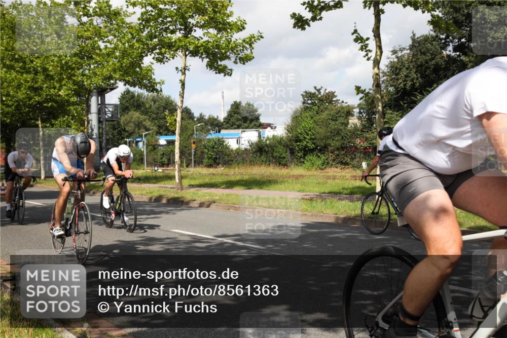 10.08.2025 - GEWOBA Citytriathlon Bremen Yannick Fuchs http://msf.ph/oto/8561363 10.08.2025 12:15:50 Radfahren 600, 626, 641, 682, 686, 707, 715, 824, 836, 839, 840, 859, 891, 1016, 1022 meine-sportfotos.de