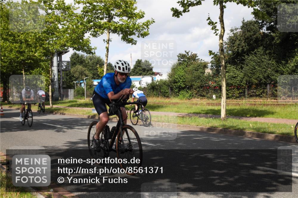 10.08.2025 - GEWOBA Citytriathlon Bremen Yannick Fuchs http://msf.ph/oto/8561371 10.08.2025 12:15:53 Radfahren 600, 626, 654, 682, 686, 707, 715, 824, 836, 839, 840, 859, 891, 1016, 1022 meine-sportfotos.de