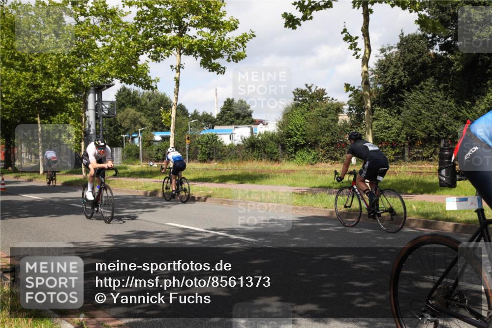 10.08.2025 - GEWOBA Citytriathlon Bremen Yannick Fuchs http://msf.ph/oto/8561373 10.08.2025 12:15:53 Radfahren 600, 626, 654, 682, 686, 707, 715, 824, 836, 839, 840, 859, 891, 1016, 1022 meine-sportfotos.de