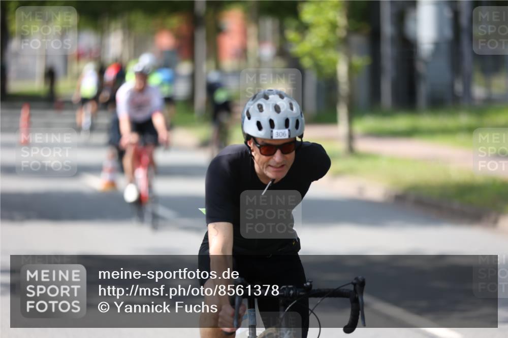 10.08.2025 - GEWOBA Citytriathlon Bremen Yannick Fuchs http://msf.ph/oto/8561378 10.08.2025 14:22:26 Radfahren 186, 215, 217, 242, 259, 262 meine-sportfotos.de