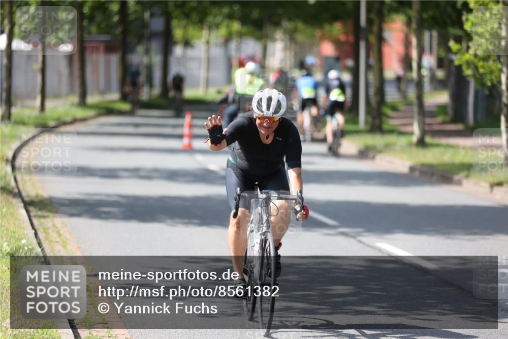 10.08.2025 - GEWOBA Citytriathlon Bremen Yannick Fuchs http://msf.ph/oto/8561382 10.08.2025 14:22:27 Radfahren 186, 215, 217, 242, 259, 262 meine-sportfotos.de