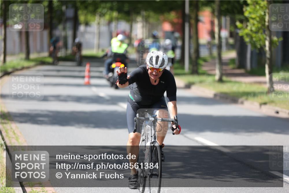 10.08.2025 - GEWOBA Citytriathlon Bremen Yannick Fuchs http://msf.ph/oto/8561384 10.08.2025 14:22:27 Radfahren 186, 215, 217, 242, 259, 262 meine-sportfotos.de