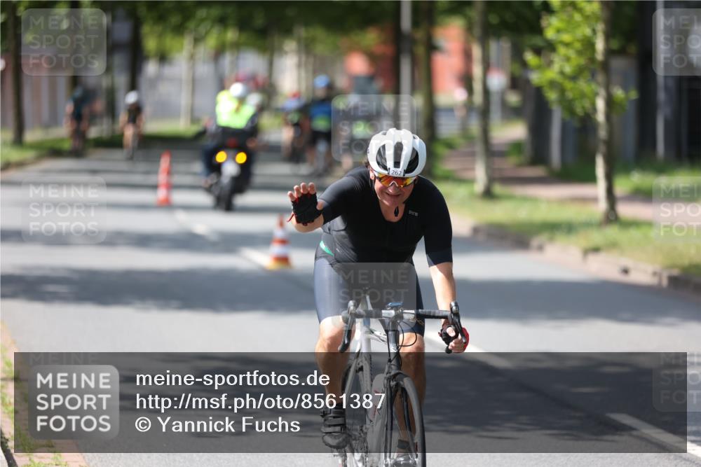 10.08.2025 - GEWOBA Citytriathlon Bremen Yannick Fuchs http://msf.ph/oto/8561387 10.08.2025 14:22:27 Radfahren 186, 215, 217, 242, 259, 262 meine-sportfotos.de