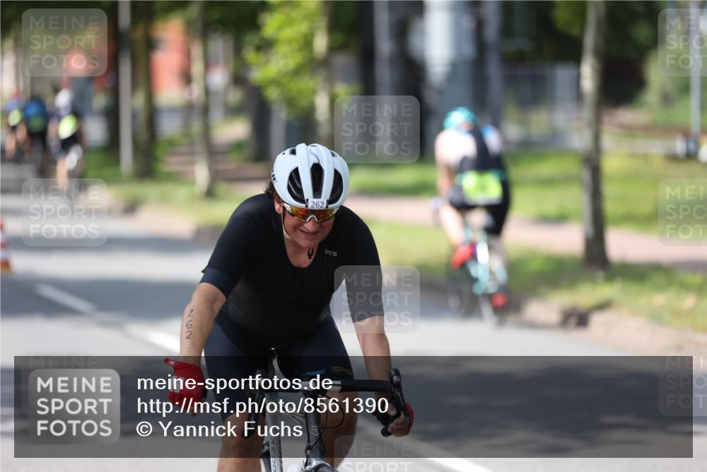 10.08.2025 - GEWOBA Citytriathlon Bremen Yannick Fuchs http://msf.ph/oto/8561390 10.08.2025 14:22:27 Radfahren 186, 215, 217, 242, 259, 262 meine-sportfotos.de