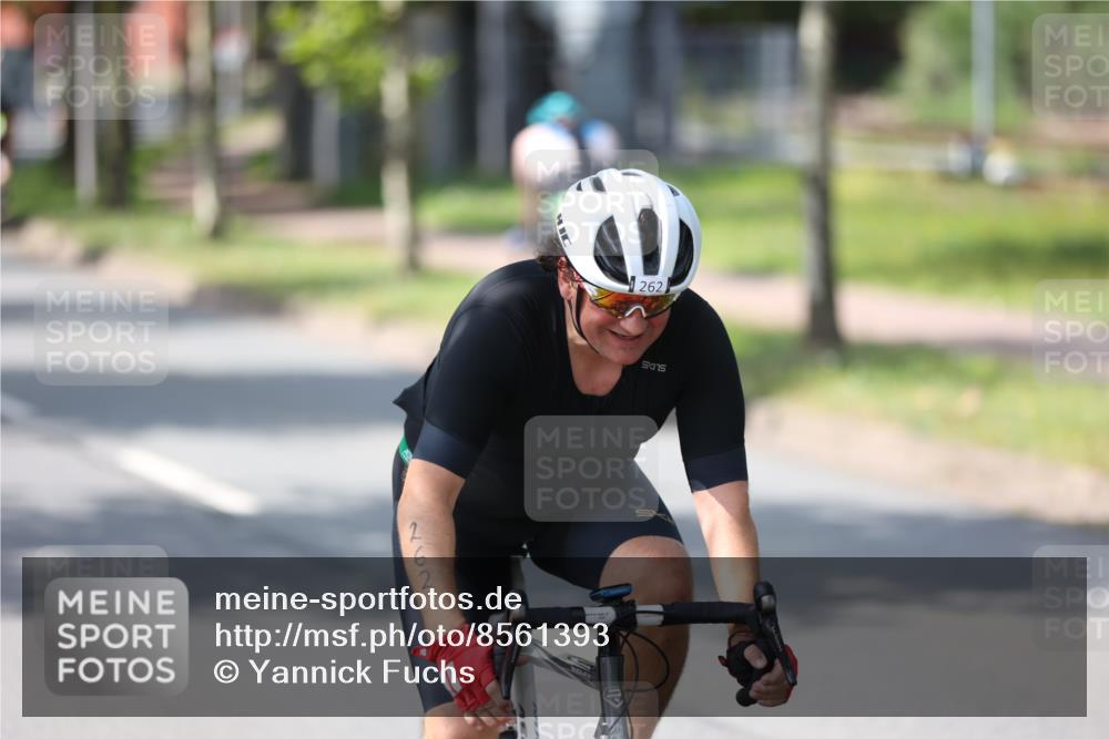 10.08.2025 - GEWOBA Citytriathlon Bremen Yannick Fuchs http://msf.ph/oto/8561393 10.08.2025 14:22:28 Radfahren 186, 215, 217, 242, 259, 262 meine-sportfotos.de