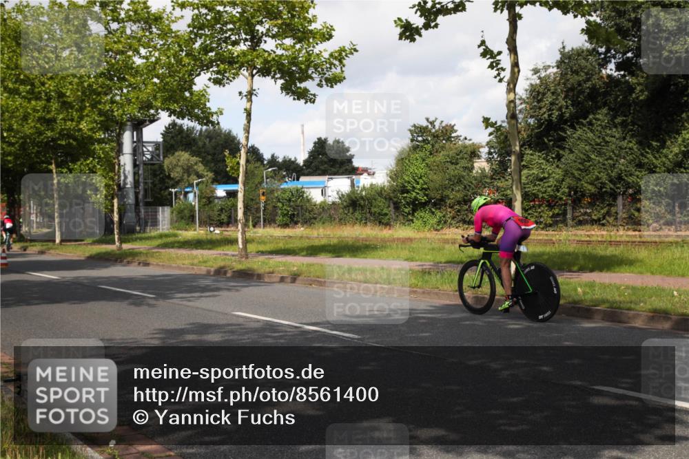 10.08.2025 - GEWOBA Citytriathlon Bremen Yannick Fuchs http://msf.ph/oto/8561400 10.08.2025 12:16:15 Radfahren 654, 820 meine-sportfotos.de