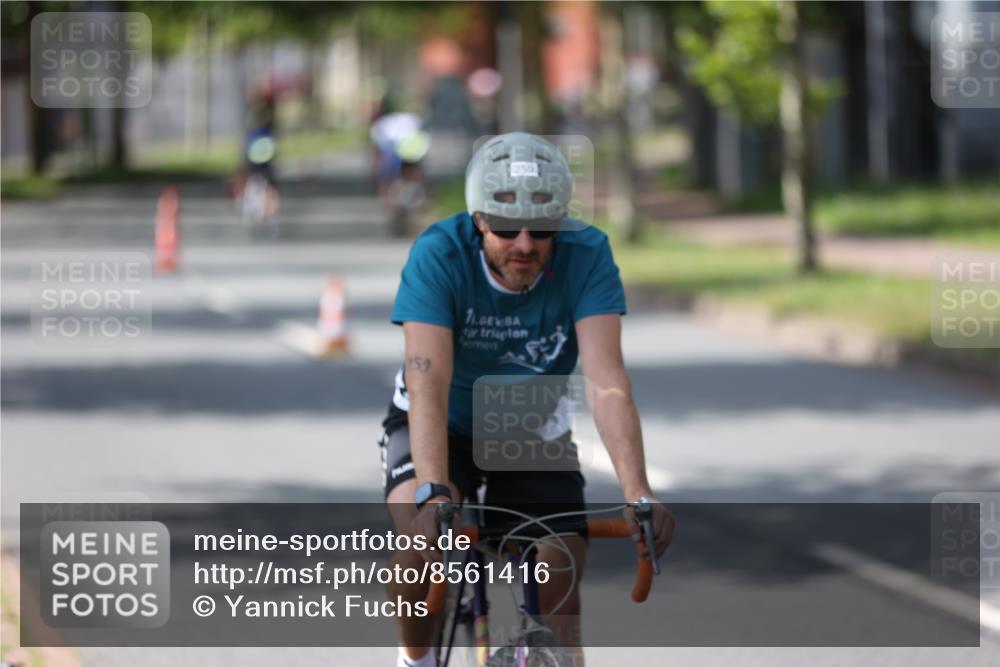 10.08.2025 - GEWOBA Citytriathlon Bremen Yannick Fuchs http://msf.ph/oto/8561416 10.08.2025 14:22:35 Radfahren 86, 204, 217, 242, 259, 262, 297 meine-sportfotos.de