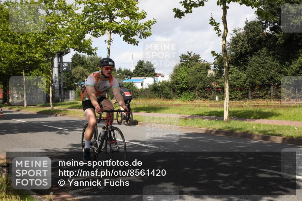 10.08.2025 - GEWOBA Citytriathlon Bremen Yannick Fuchs http://msf.ph/oto/8561420 10.08.2025 12:16:42 Radfahren 567, 742, 768, 783, 822, 843, 902, 915, 1010, 1035, 1039 meine-sportfotos.de