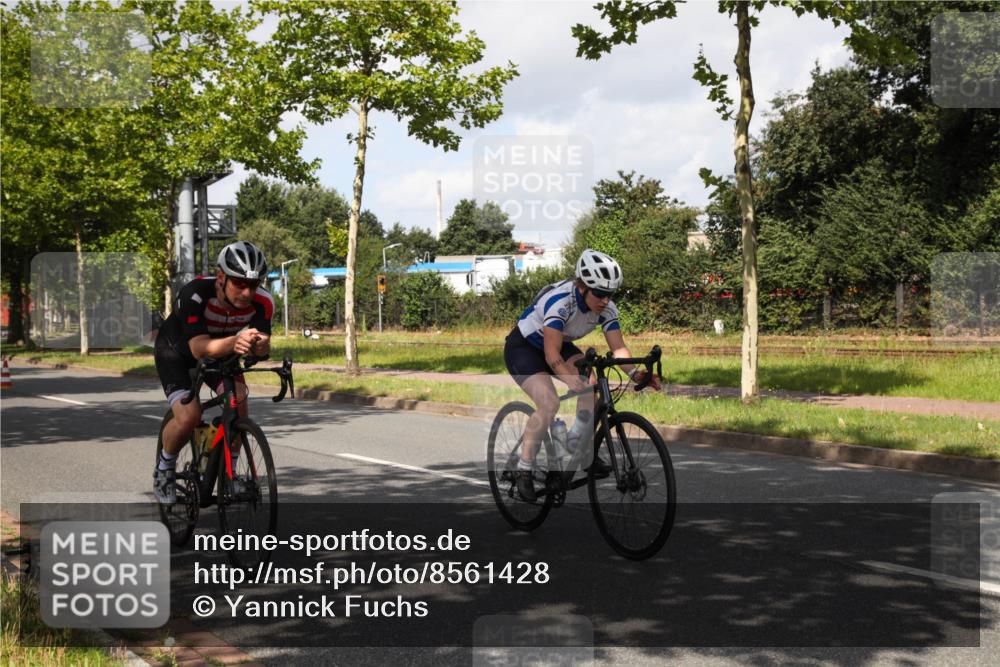 10.08.2025 - GEWOBA Citytriathlon Bremen Yannick Fuchs http://msf.ph/oto/8561428 10.08.2025 12:16:47 Radfahren 567, 742, 768, 783, 822, 843, 877, 902, 915, 1010, 1035, 1039 meine-sportfotos.de