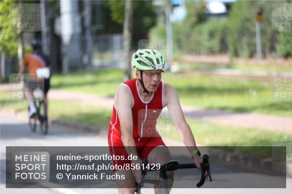 10.08.2025 - GEWOBA Citytriathlon Bremen Yannick Fuchs http://msf.ph/oto/8561429 10.08.2025 14:22:47 Radfahren 86, 89, 182, 204, 242, 252, 280, 289, 297, 353, 427 meine-sportfotos.de