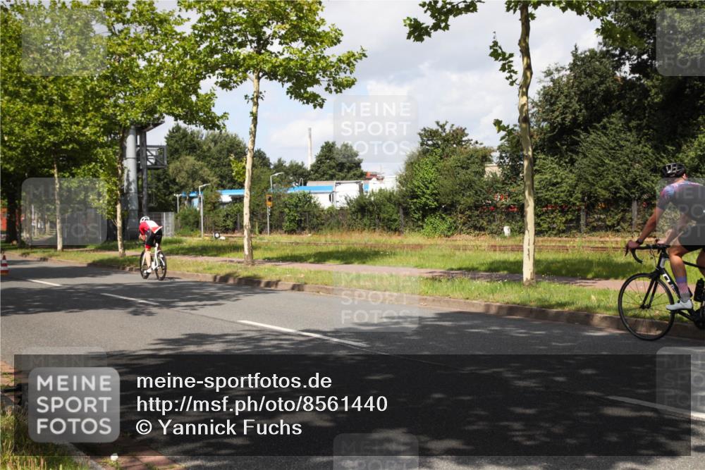 10.08.2025 - GEWOBA Citytriathlon Bremen Yannick Fuchs http://msf.ph/oto/8561440 10.08.2025 12:16:58 Radfahren 783, 822, 877, 915, 956, 1010, 1035, 1037, 1039 meine-sportfotos.de