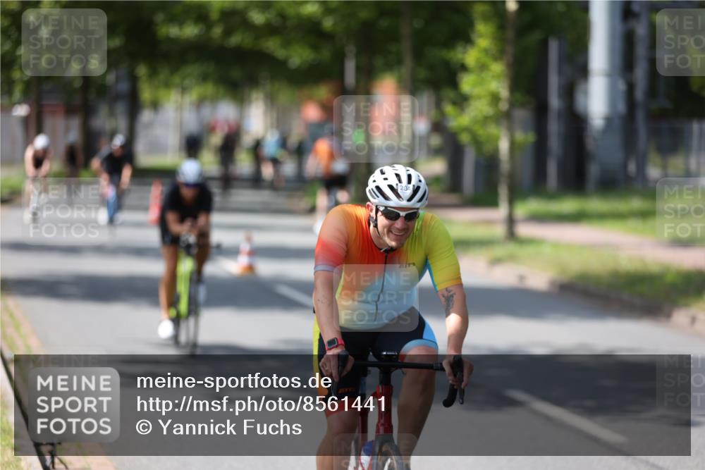10.08.2025 - GEWOBA Citytriathlon Bremen Yannick Fuchs http://msf.ph/oto/8561441 10.08.2025 14:22:49 Radfahren 86, 89, 182, 204, 246, 252, 280, 288, 289, 297, 353, 427 meine-sportfotos.de