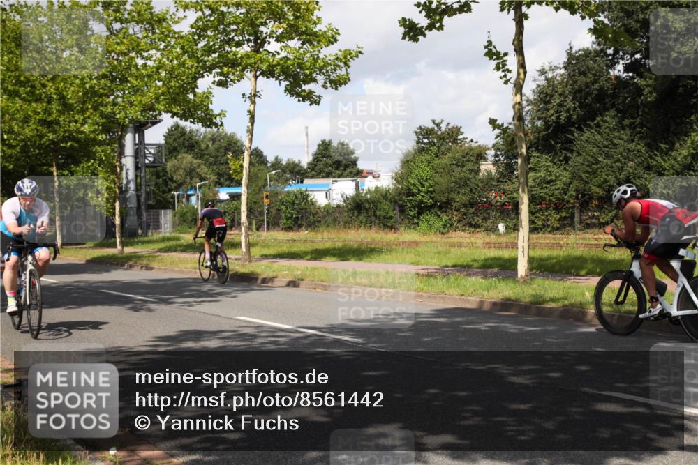 10.08.2025 - GEWOBA Citytriathlon Bremen Yannick Fuchs http://msf.ph/oto/8561442 10.08.2025 12:16:59 Radfahren 822, 877, 915, 956, 1010, 1035, 1037, 1039 meine-sportfotos.de