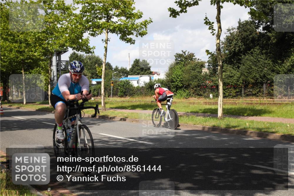 10.08.2025 - GEWOBA Citytriathlon Bremen Yannick Fuchs http://msf.ph/oto/8561444 10.08.2025 12:17:00 Radfahren 822, 877, 915, 956, 1010, 1035, 1037, 1039 meine-sportfotos.de