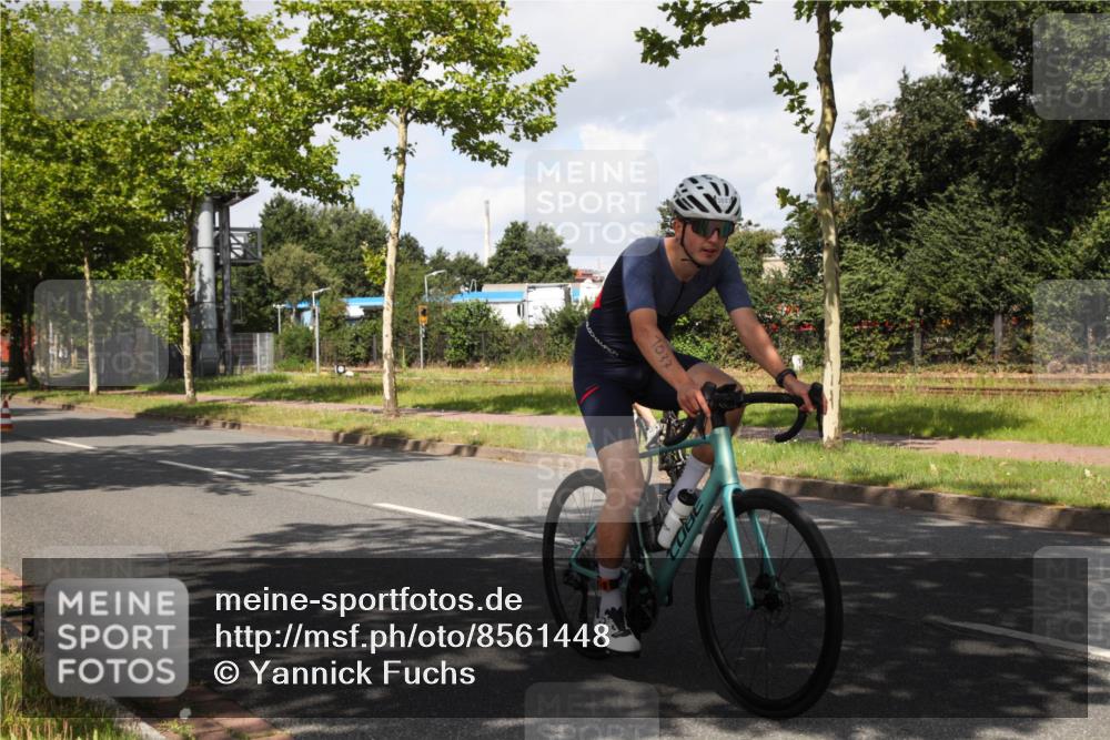 10.08.2025 - GEWOBA Citytriathlon Bremen Yannick Fuchs http://msf.ph/oto/8561448 10.08.2025 12:17:03 Radfahren 822, 877, 956, 1010, 1037 meine-sportfotos.de