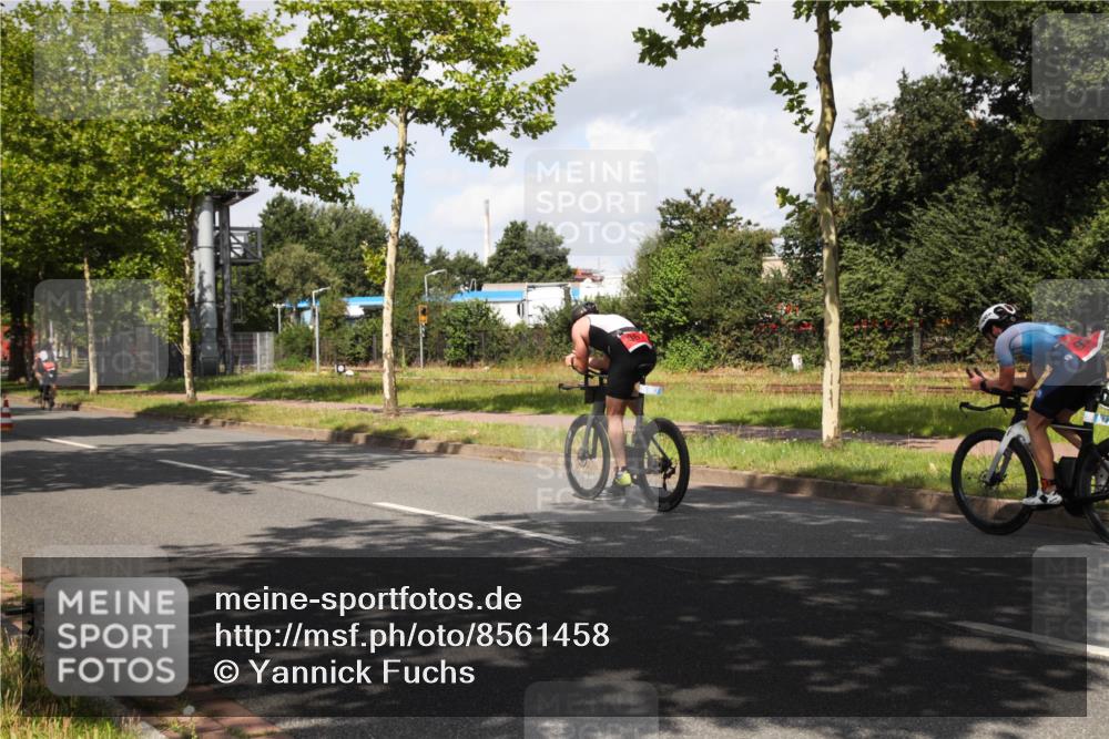 10.08.2025 - GEWOBA Citytriathlon Bremen Yannick Fuchs http://msf.ph/oto/8561458 10.08.2025 12:17:13 Radfahren 856, 956, 1037 meine-sportfotos.de