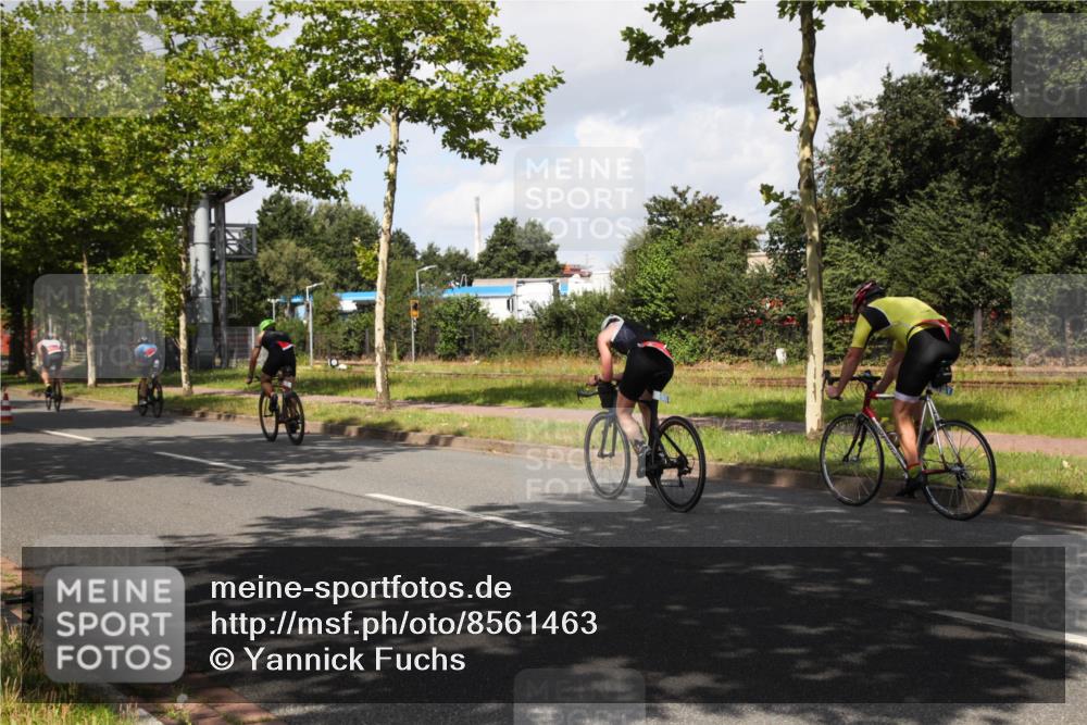 10.08.2025 - GEWOBA Citytriathlon Bremen Yannick Fuchs http://msf.ph/oto/8561463 10.08.2025 12:17:15 Radfahren 671, 856, 956, 1037 meine-sportfotos.de