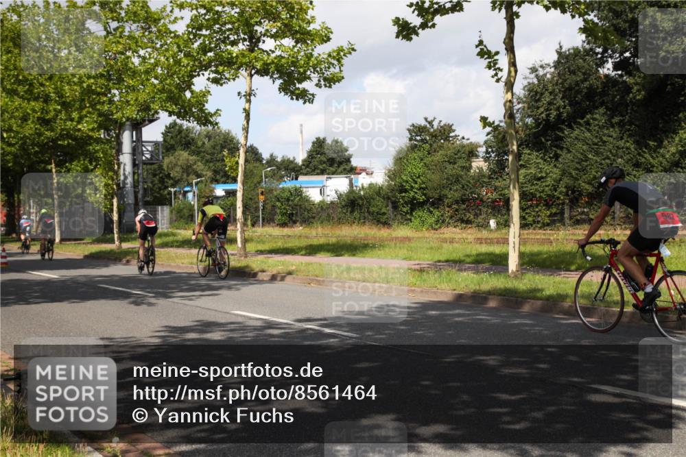 10.08.2025 - GEWOBA Citytriathlon Bremen Yannick Fuchs http://msf.ph/oto/8561464 10.08.2025 12:17:17 Radfahren 671, 856, 956, 1037 meine-sportfotos.de