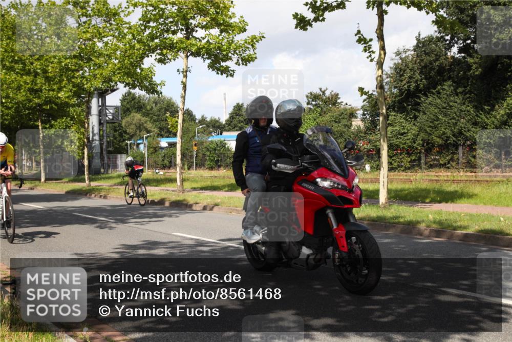10.08.2025 - GEWOBA Citytriathlon Bremen Yannick Fuchs http://msf.ph/oto/8561468 10.08.2025 12:17:21 Radfahren 671, 856, 912, 956 meine-sportfotos.de