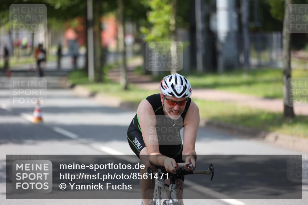 10.08.2025 - GEWOBA Citytriathlon Bremen Yannick Fuchs http://msf.ph/oto/8561471 10.08.2025 14:22:53 Radfahren 86, 89, 182, 204, 246, 252, 280, 288, 289, 297, 353, 427 meine-sportfotos.de