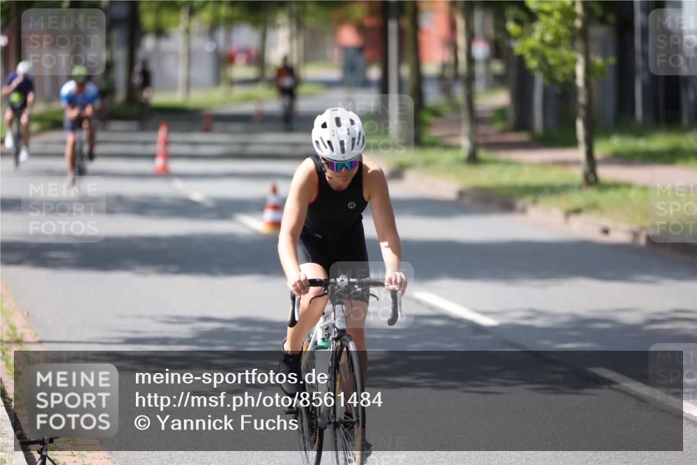 10.08.2025 - GEWOBA Citytriathlon Bremen Yannick Fuchs http://msf.ph/oto/8561484 10.08.2025 14:22:55 Radfahren 86, 89, 163, 182, 204, 246, 249, 252, 280, 288, 289, 297, 353, 427 meine-sportfotos.de