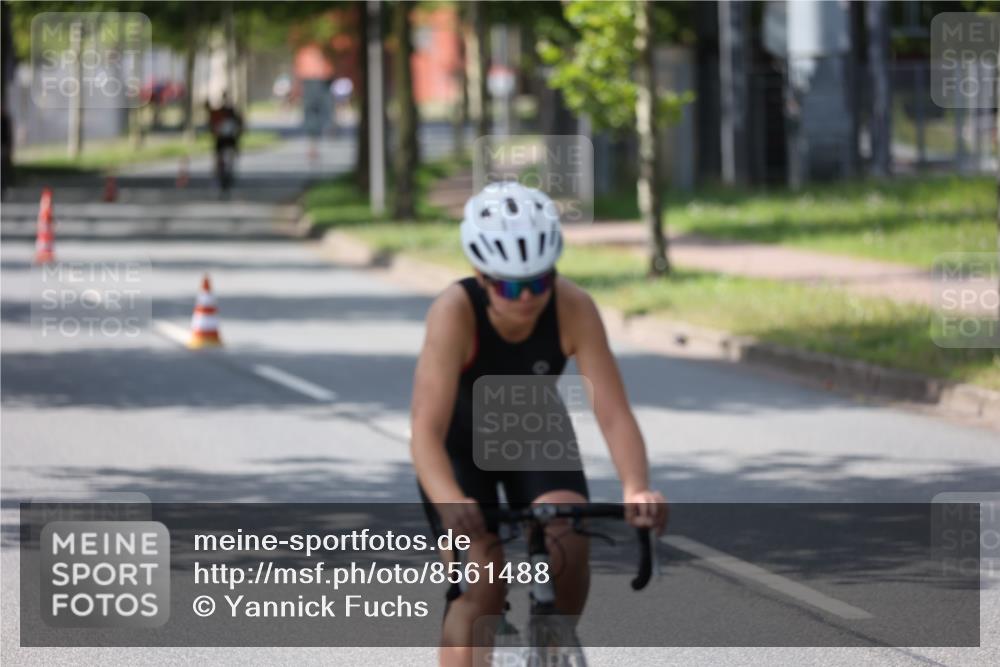 10.08.2025 - GEWOBA Citytriathlon Bremen Yannick Fuchs http://msf.ph/oto/8561488 10.08.2025 14:22:55 Radfahren 86, 89, 163, 182, 204, 246, 249, 252, 280, 288, 289, 297, 353, 427 meine-sportfotos.de