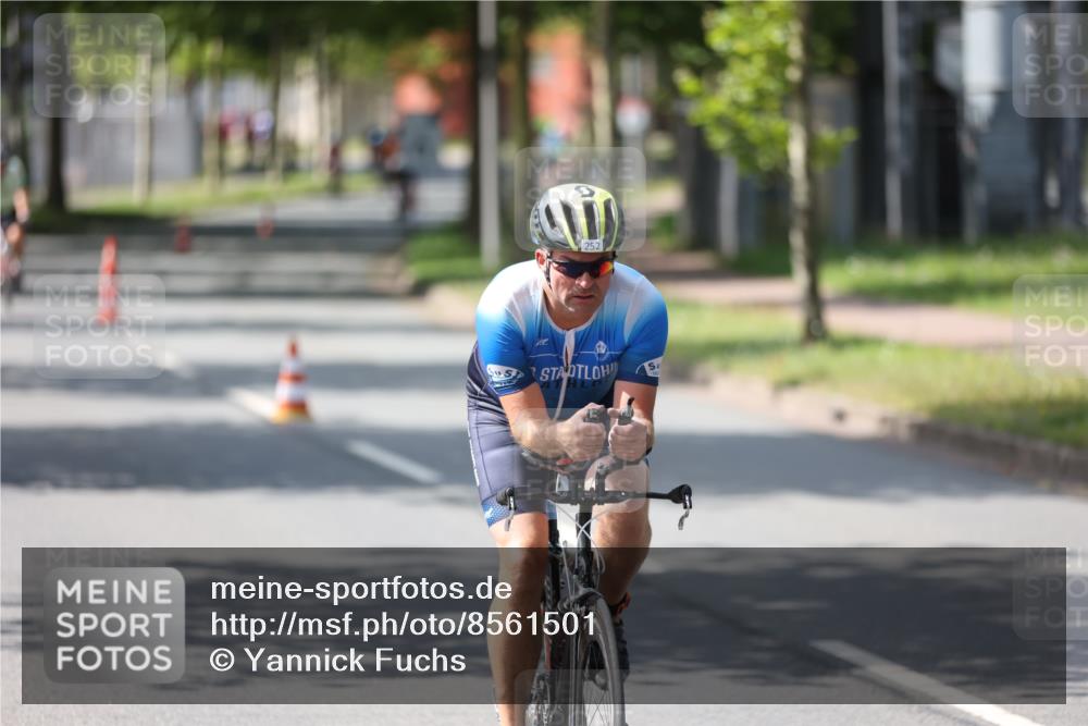 10.08.2025 - GEWOBA Citytriathlon Bremen Yannick Fuchs http://msf.ph/oto/8561501 10.08.2025 14:22:57 Radfahren 89, 163, 182, 204, 246, 249, 252, 280, 288, 289, 297, 353, 427 meine-sportfotos.de
