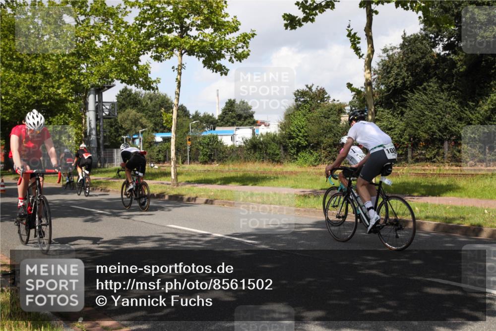 10.08.2025 - GEWOBA Citytriathlon Bremen Yannick Fuchs http://msf.ph/oto/8561502 10.08.2025 12:17:47 Radfahren 560, 566, 741, 765, 766, 933, 1025 meine-sportfotos.de