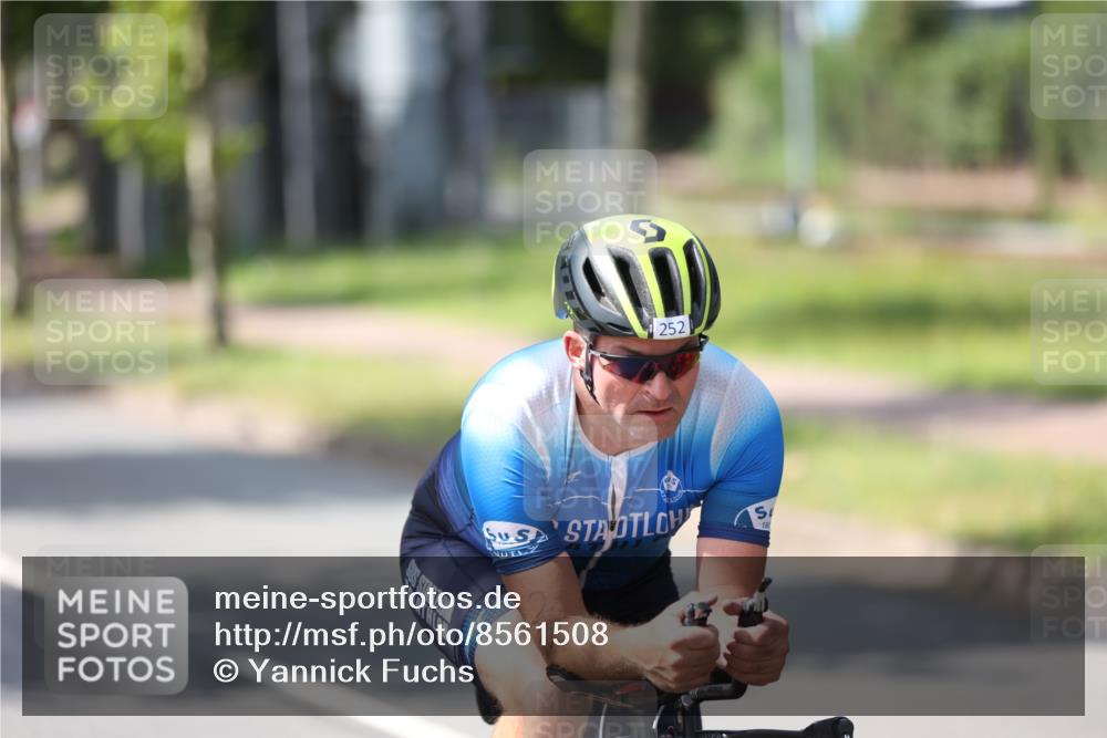 10.08.2025 - GEWOBA Citytriathlon Bremen Yannick Fuchs http://msf.ph/oto/8561508 10.08.2025 14:22:58 Radfahren 89, 163, 182, 204, 246, 249, 252, 280, 288, 289, 297, 353, 427 meine-sportfotos.de