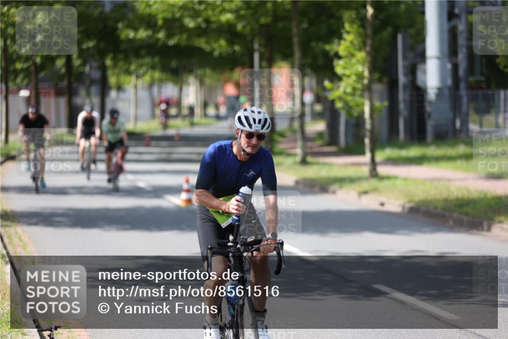 10.08.2025 - GEWOBA Citytriathlon Bremen Yannick Fuchs http://msf.ph/oto/8561516 10.08.2025 14:22:59 Radfahren 89, 163, 182, 204, 246, 249, 252, 280, 288, 289, 297, 353, 427, 431 meine-sportfotos.de