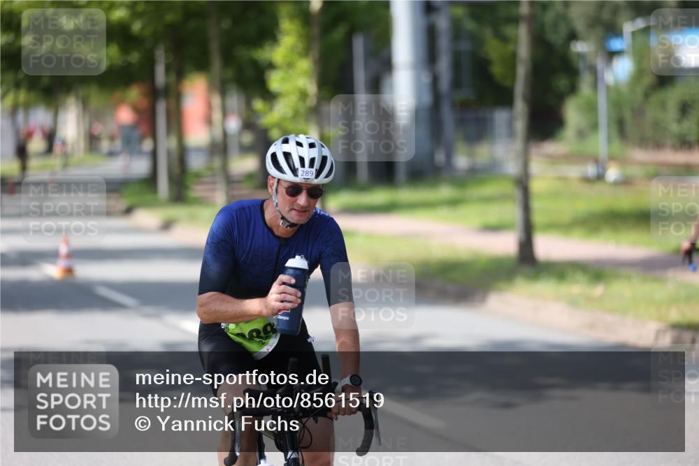 10.08.2025 - GEWOBA Citytriathlon Bremen Yannick Fuchs http://msf.ph/oto/8561519 10.08.2025 14:22:59 Radfahren 89, 163, 182, 204, 246, 249, 252, 280, 288, 289, 297, 353, 427, 431 meine-sportfotos.de