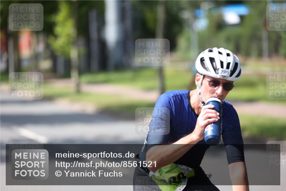 10.08.2025 - GEWOBA Citytriathlon Bremen Yannick Fuchs http://msf.ph/oto/8561521 10.08.2025 14:23:00 Radfahren 89, 163, 182, 204, 246, 249, 252, 280, 288, 289, 353, 423, 427, 431 meine-sportfotos.de