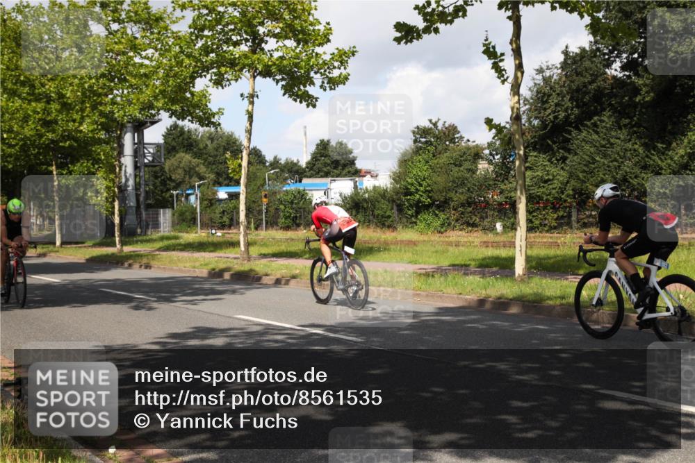 10.08.2025 - GEWOBA Citytriathlon Bremen Yannick Fuchs http://msf.ph/oto/8561535 10.08.2025 12:18:03 Radfahren 553, 560, 579, 582, 741, 765, 794, 833, 867, 933, 966, 977 meine-sportfotos.de