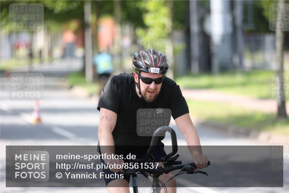 10.08.2025 - GEWOBA Citytriathlon Bremen Yannick Fuchs http://msf.ph/oto/8561537 10.08.2025 14:23:03 Radfahren 89, 163, 182, 209, 222, 246, 249, 252, 280, 288, 289, 353, 423, 427, 431, 480 meine-sportfotos.de