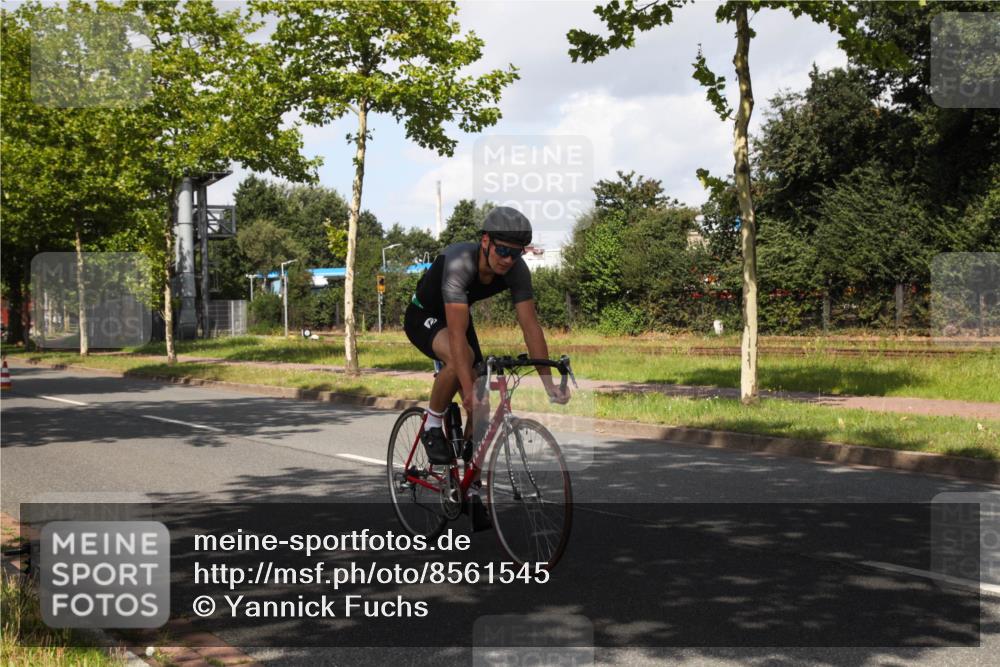 10.08.2025 - GEWOBA Citytriathlon Bremen Yannick Fuchs http://msf.ph/oto/8561545 10.08.2025 12:18:11 Radfahren 553, 579, 582, 794, 833, 867, 914, 966, 973, 977 meine-sportfotos.de