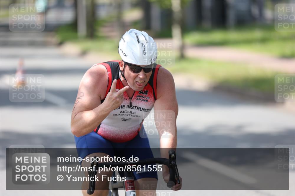 10.08.2025 - GEWOBA Citytriathlon Bremen Yannick Fuchs http://msf.ph/oto/8561555 10.08.2025 14:23:09 Radfahren 163, 200, 209, 213, 222, 246, 249, 252, 288, 289, 423, 431, 478, 480 meine-sportfotos.de