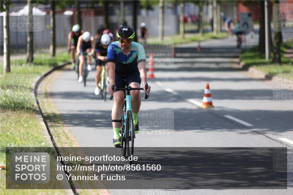 10.08.2025 - GEWOBA Citytriathlon Bremen Yannick Fuchs http://msf.ph/oto/8561560 10.08.2025 14:23:11 Radfahren 163, 200, 209, 213, 222, 225, 246, 249, 288, 423, 431, 478, 480 meine-sportfotos.de
