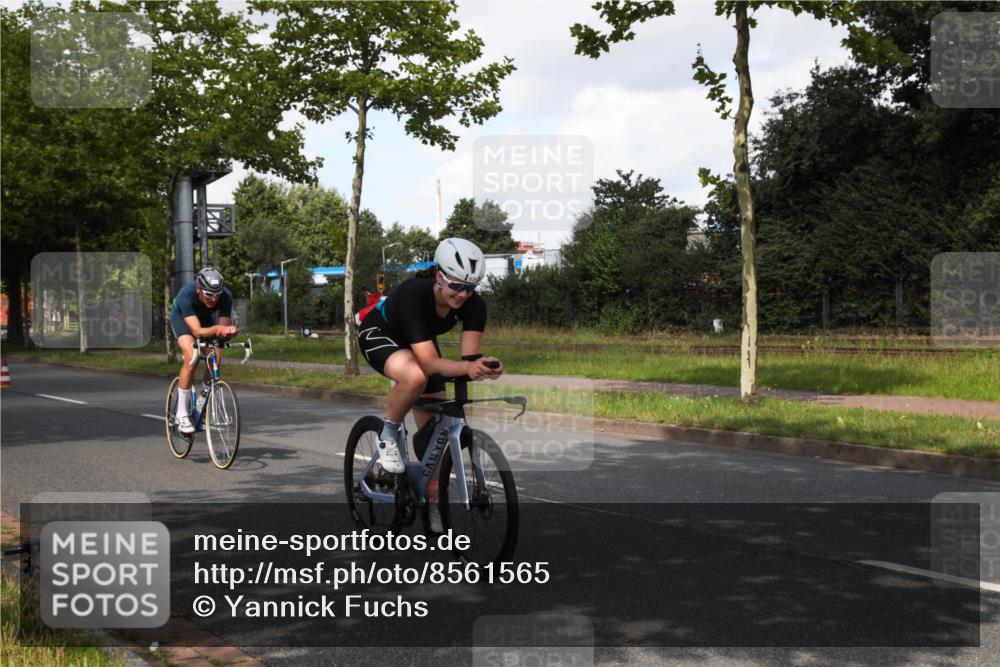10.08.2025 - GEWOBA Citytriathlon Bremen Yannick Fuchs http://msf.ph/oto/8561565 10.08.2025 12:18:32 Radfahren 584, 637, 642, 652, 678, 680, 759, 763, 781, 855, 919, 973, 1015, 1029 meine-sportfotos.de