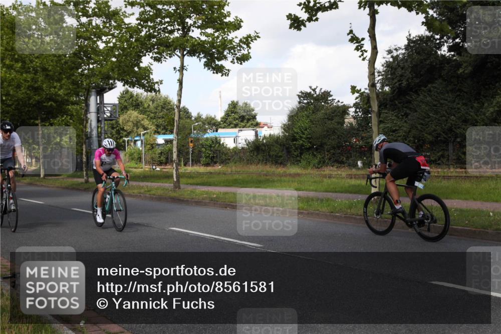 10.08.2025 - GEWOBA Citytriathlon Bremen Yannick Fuchs http://msf.ph/oto/8561581 10.08.2025 12:18:38 Radfahren 584, 637, 642, 652, 678, 680, 759, 763, 781, 855, 919, 1015, 1018, 1029 meine-sportfotos.de