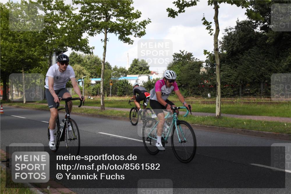 10.08.2025 - GEWOBA Citytriathlon Bremen Yannick Fuchs http://msf.ph/oto/8561582 10.08.2025 12:18:39 Radfahren 584, 637, 642, 652, 678, 680, 759, 781, 789, 790, 855, 919, 1015, 1018, 1029 meine-sportfotos.de